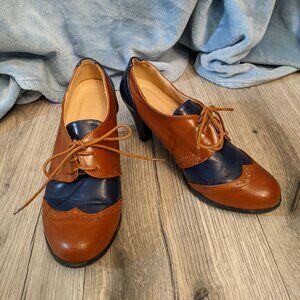 Chase & Chloe Women's Classic Lace Up Kitten Mid-Heel Round Toe Oxfords
